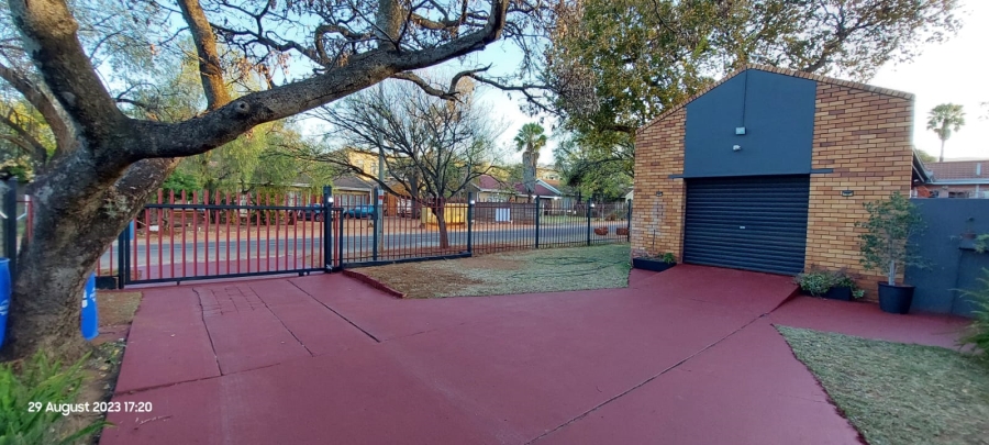 3 Bedroom Property for Sale in Geelhoutpark North West